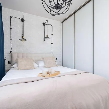 Zabiniec Stylish In Cracow With Balcony By Renters