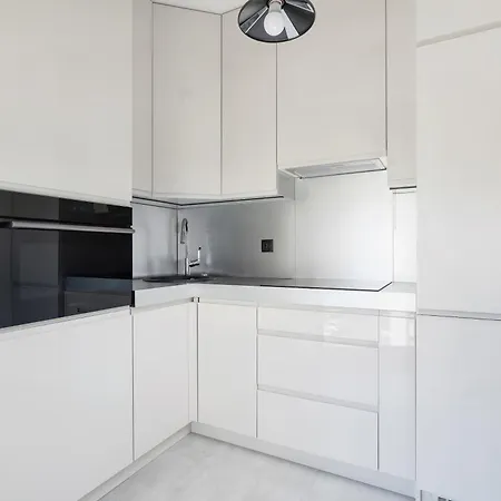 Zabiniec Stylish In Cracow With Balcony By Renters Cracovia