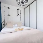 Zabiniec Stylish In Cracow With Balcony By Renters